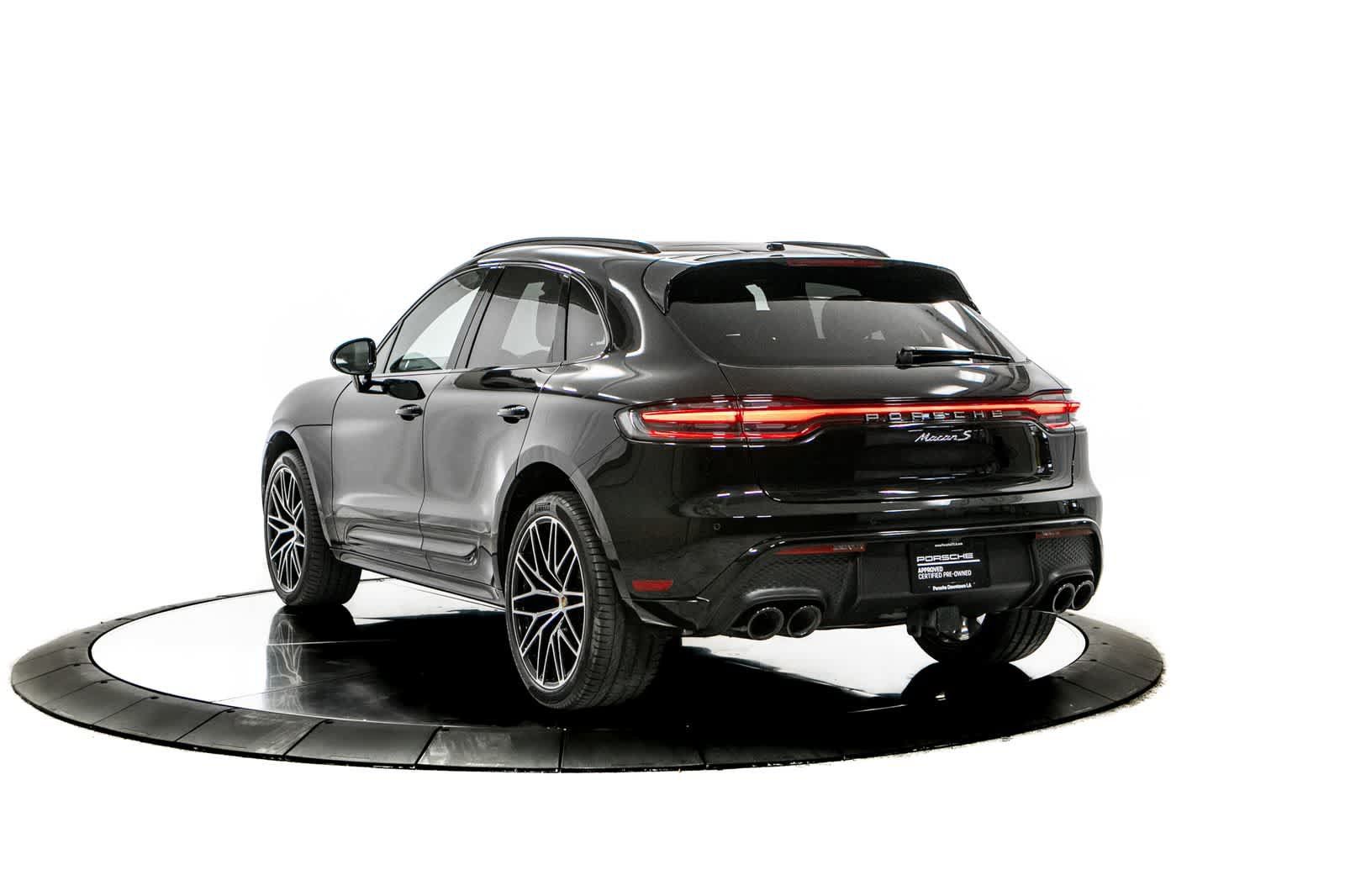 Certified 2024 Porsche Macan S AWD/4WD image 3