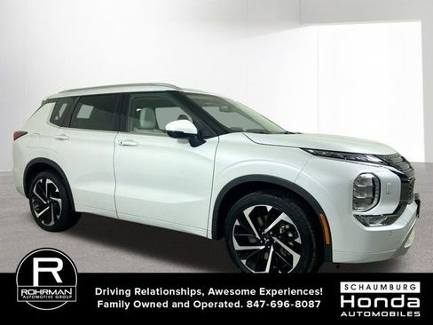 Used 2023 Mitsubishi Outlander SEL image 3