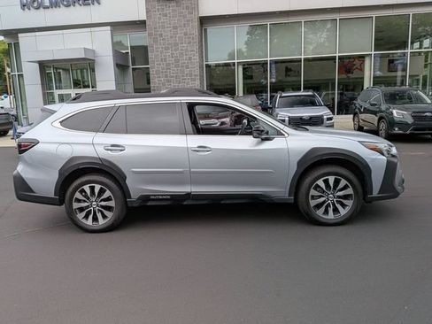 Certified 2025 Subaru Outback Limited AWD/4WD image 2