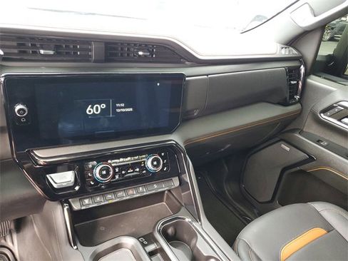 Used 2024 GMC Sierra 2500 AT4 w/ AT4 Premium Plus Package image 27