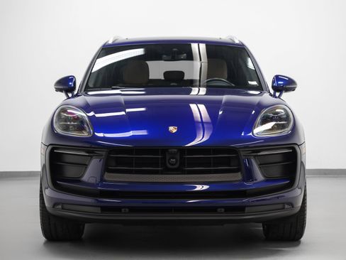 Certified 2023 Porsche Macan AWD/4WD image 8