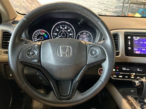 Used 2018 Honda HR-V EX-L image 11