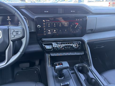 Used 2024 GMC Sierra 1500 AT4 w/ Technology Package AWD/4WD image 31