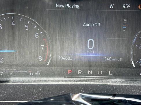 Used 2022 Ford Explorer XLT w/ Equipment Group 202A RWD image 13