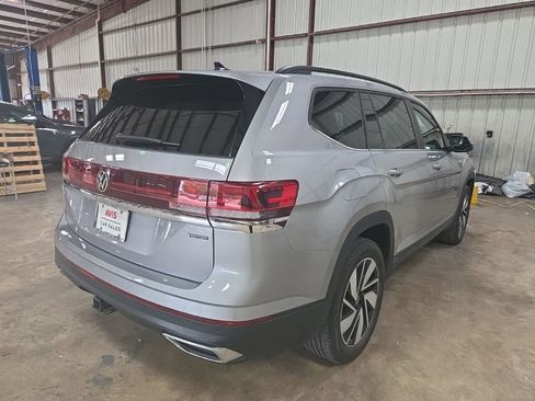 Used 2025 Volkswagen Atlas SE AWD/4WD image 9