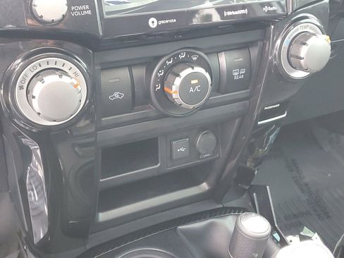 Used 2021 Toyota 4Runner TRD Off-Road Premium image 29