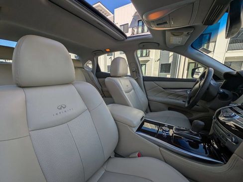 Used 2012 INFINITI M37 w/ Premium Pkg image 25