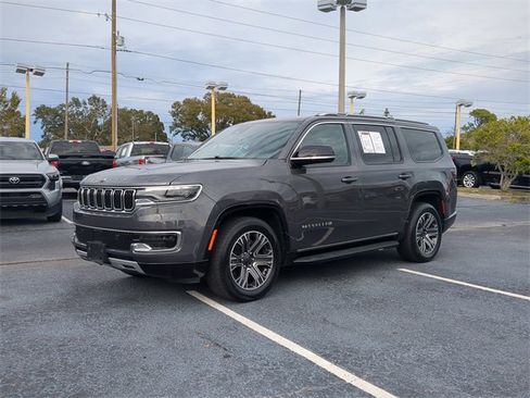 Used 2024 Jeep Wagoneer Series II image 2