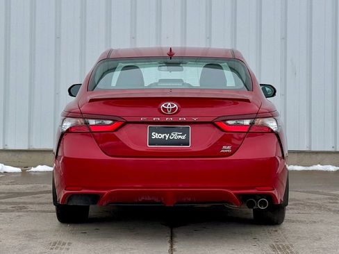 Used 2021 Toyota Camry SE w/ Cold Weather Package image 5