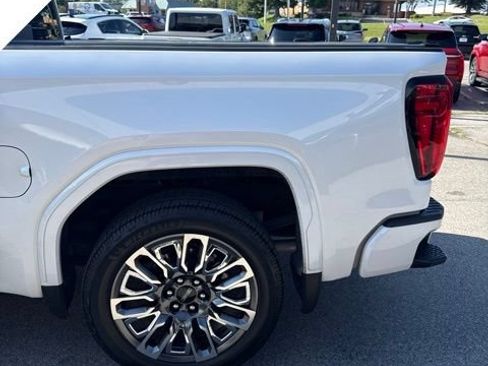 Used 2024 GMC Sierra 1500 Denali Ultimate AWD/4WD image 10