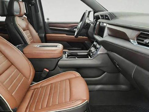 Used 2023 GMC Yukon Denali Ultimate AWD/4WD image 27