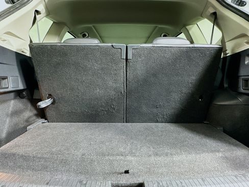 Used 2021 Volkswagen Tiguan SE image 30