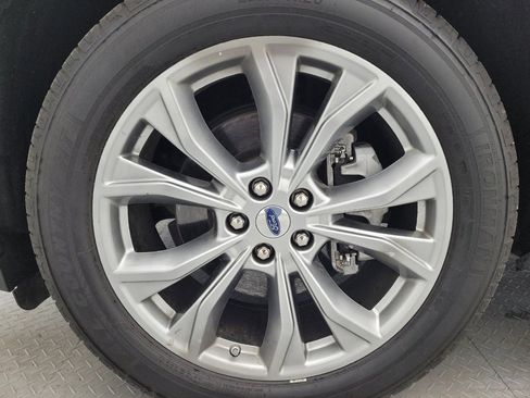 Used 2021 Ford Explorer XLT w/ Equipment Group 202A image 31