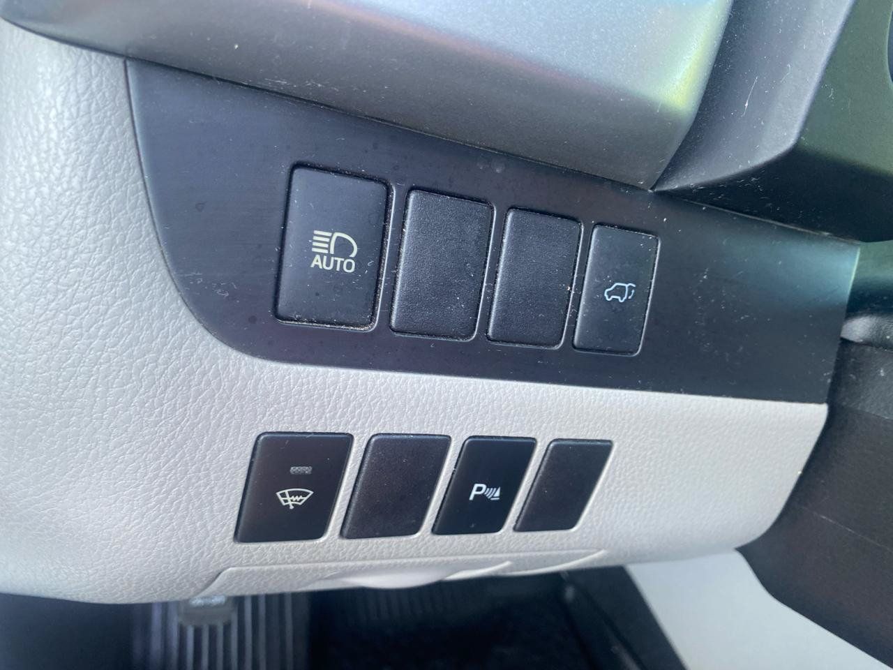 Used 2018 Toyota Highlander Limited AWD/4WD image 20