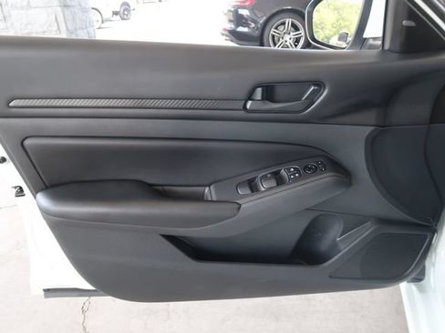 Used 2023 Nissan Altima 2.5 S FWD image 14