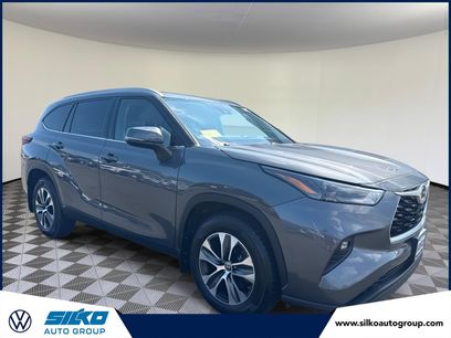 Used 2022 Toyota Highlander XLE