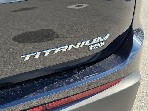 Used 2016 Ford Edge Titanium w/ Equipment Group 301A image 8