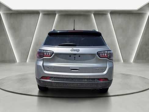 Used 2022 Jeep Compass Limited AWD/4WD image 5