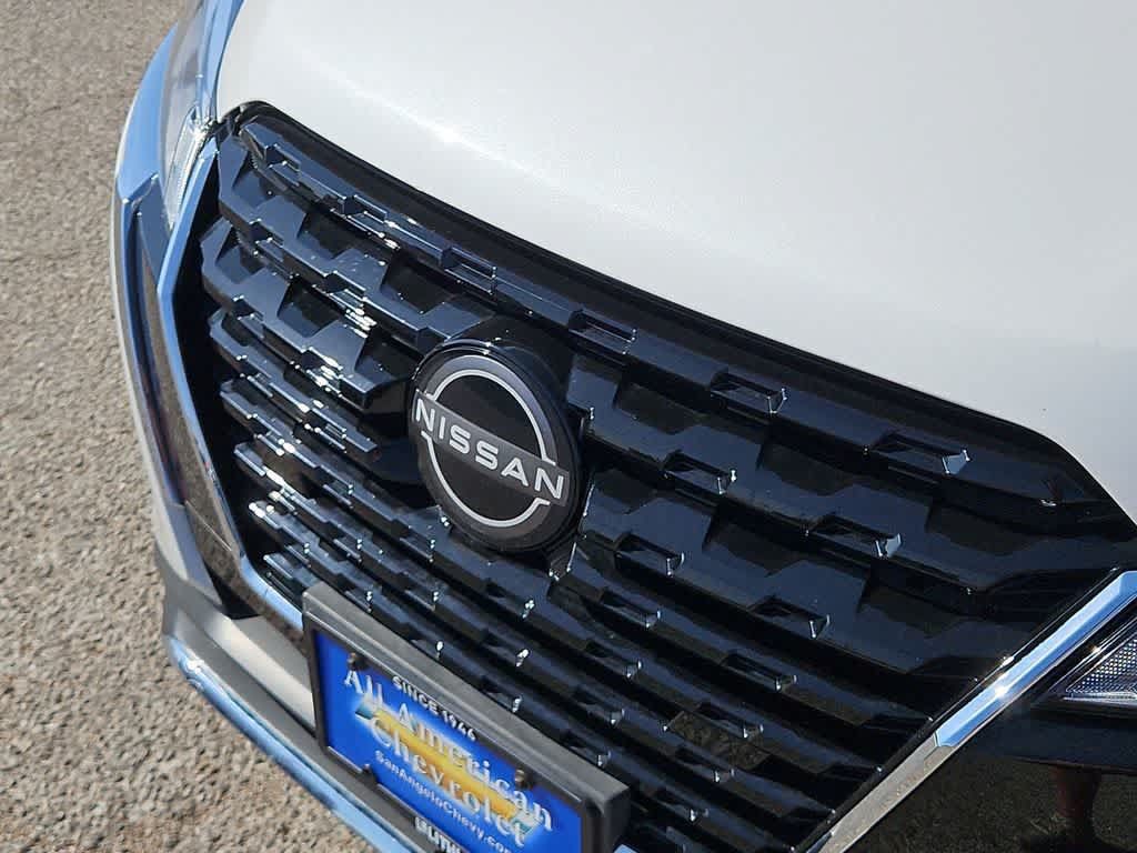 Used 2024 Nissan Kicks SV FWD image 13