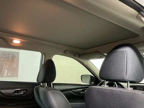 Used 2020 Nissan Rogue SV w/ Sun & Sound Touring Package AWD/4WD image 3