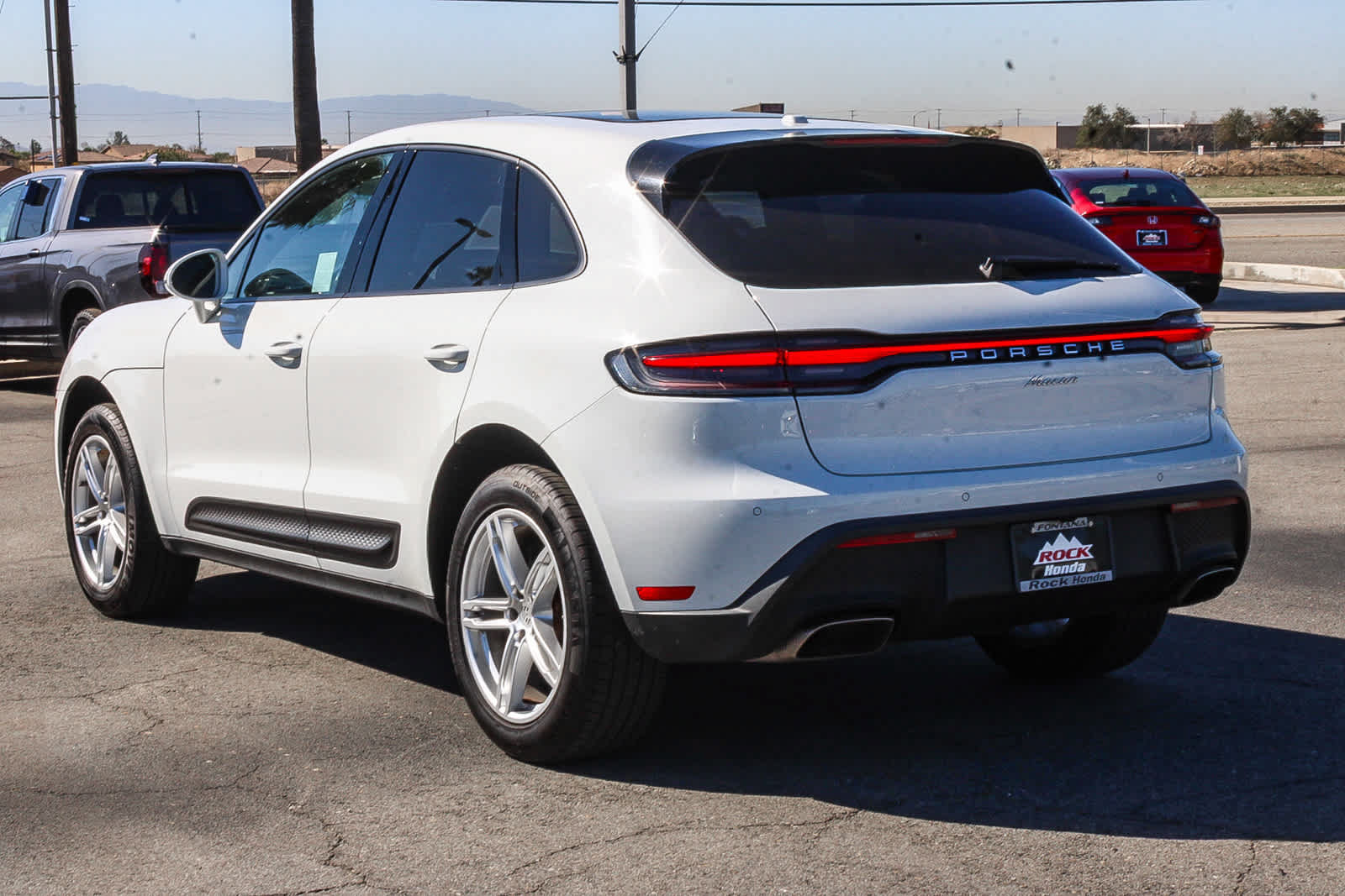 Used 2024 Porsche Macan AWD/4WD image 6