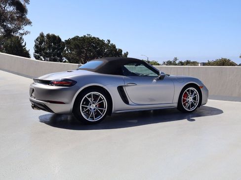 Certified 2022 Porsche 718 Boxster S RWD image 9
