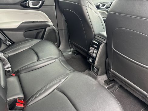 Used 2025 Jeep Compass Limited AWD/4WD image 28
