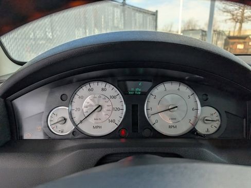 Used 2010 Chrysler 300 Limited image 13