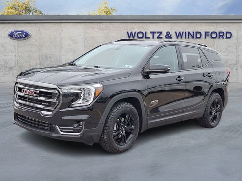 Used 2022 GMC Terrain AT4 image 3