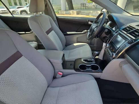 Used 2012 Toyota Camry LE image 10