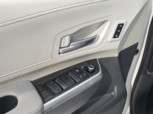 Used 2022 Toyota Sienna Limited FWD image 21