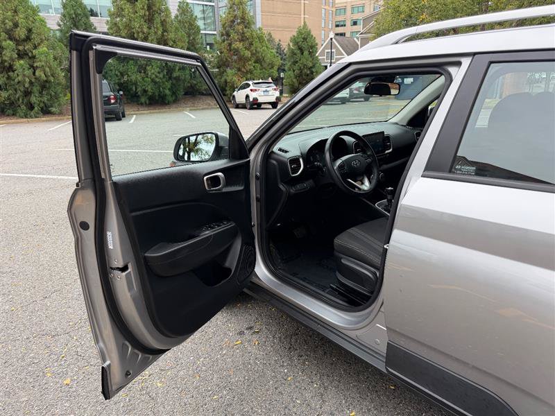 Used 2023 Hyundai Venue SEL w/ Cargo Package FWD image 27
