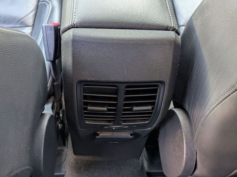 Used 2019 Ford Escape Titanium image 15