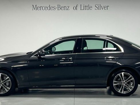Used 2023 Mercedes-Benz E 350 4MATIC Sedan image 2