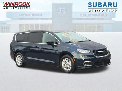 Used 2023 Chrysler Pacifica Touring-L