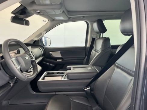 Used 2025 Ford Expedition Max Active AWD/4WD image 9