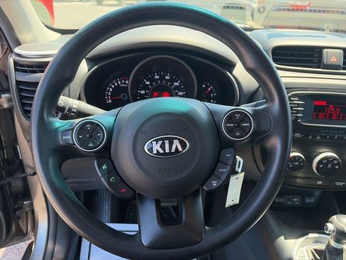 Used 2016 Kia Soul FWD image 16