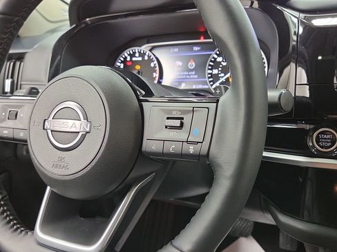 Used 2024 Nissan Pathfinder SL w/ SL Premium Package AWD/4WD image 18