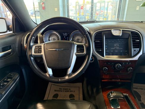 Used 2013 Chrysler 300 RWD image 13