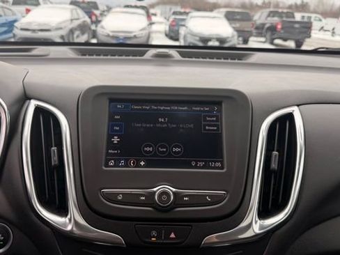 Used 2024 Chevrolet Equinox LT image 27