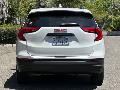 Used 2021 GMC Terrain SLT w/ Elevation Edition FWD image 4
