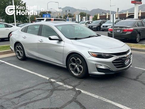Used 2021 Chevrolet Malibu LT FWD image 1