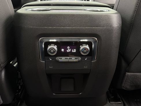 Used 2026 GMC Yukon Denali w/ Sun & Power Step Package AWD/4WD image 41