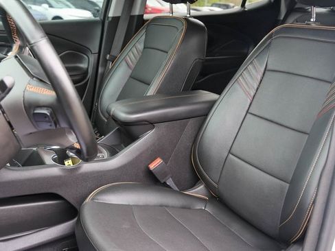 Used 2023 GMC Terrain AT4 image 13