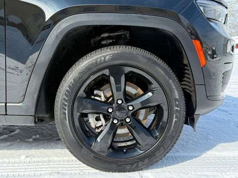 Certified 2024 Jeep Grand Cherokee L Altitude image 19