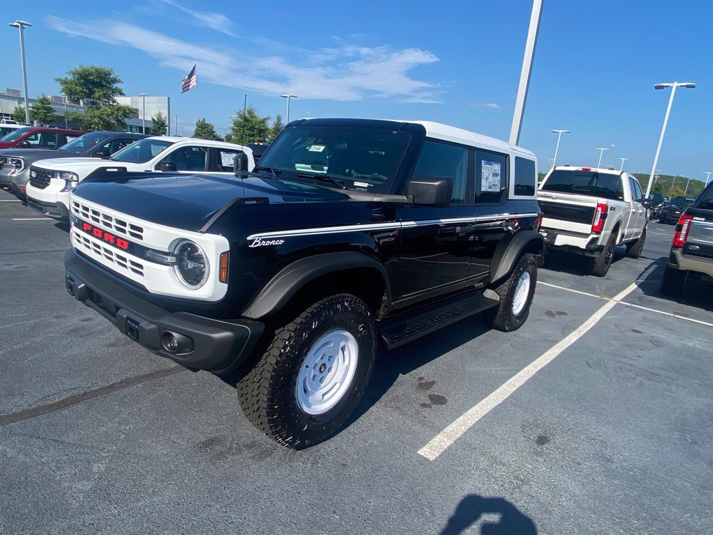 New 2026 Ford Bronco Heritage Edition AWD/4WD image 3
