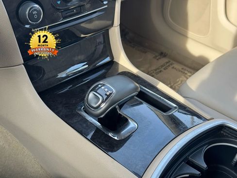 Used 2014 Chrysler 300 image 32