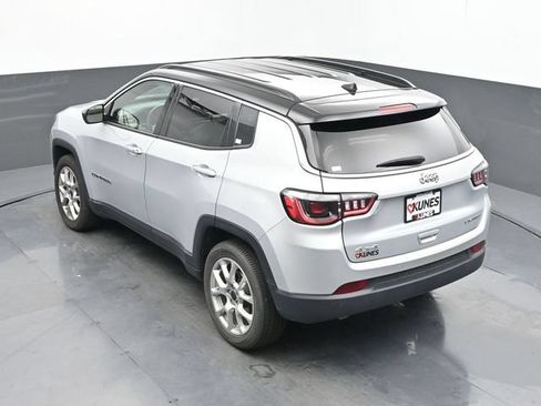 Used 2025 Jeep Compass Limited AWD/4WD image 43