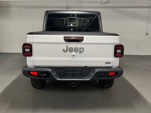 Used 2020 Jeep Gladiator Overland AWD/4WD image 13