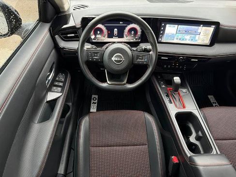 Certified 2025 Nissan Kicks SR FWD image 27